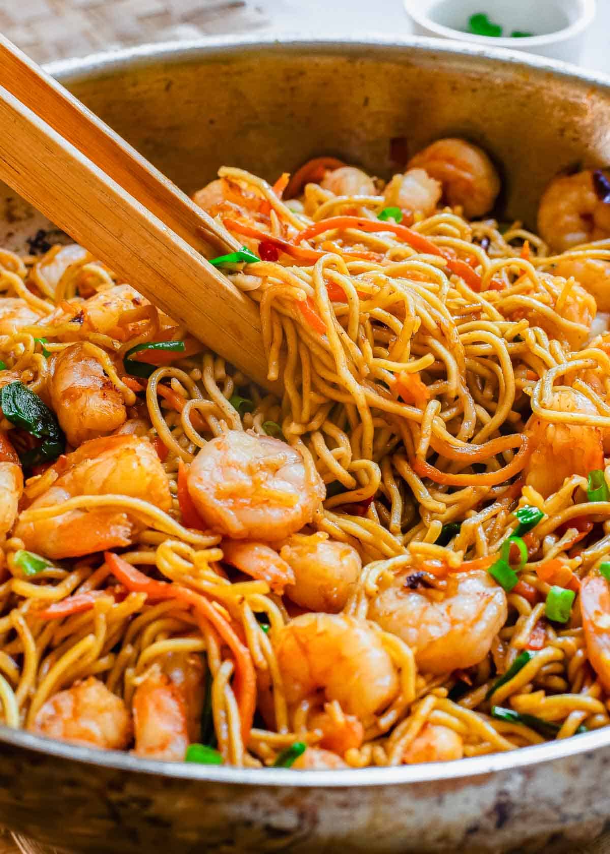 Stir-Fried Shrimp Lo Mein with Garlic and Scallions