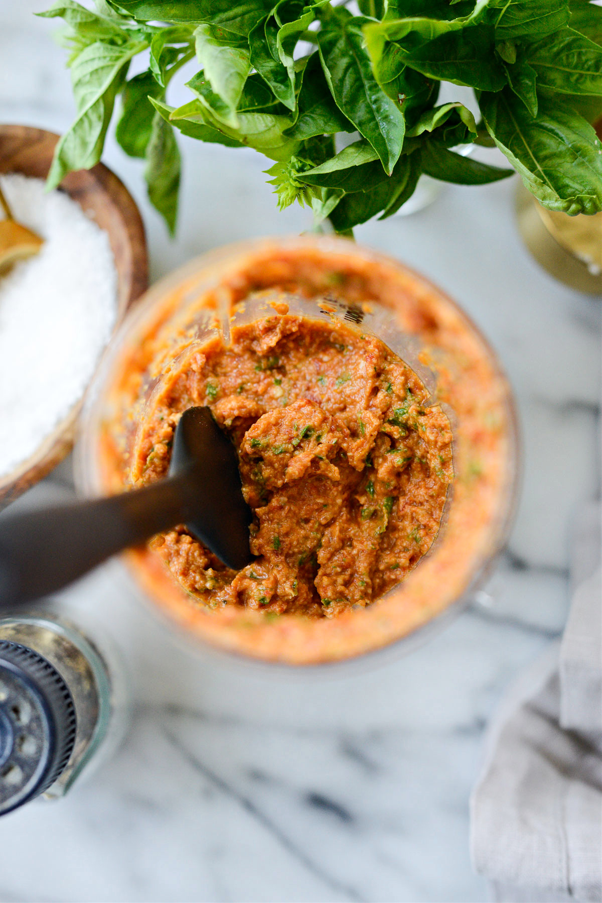 Sun-Dried Tomato and Spinach Pesto Pasta with Toasted Pine Nuts