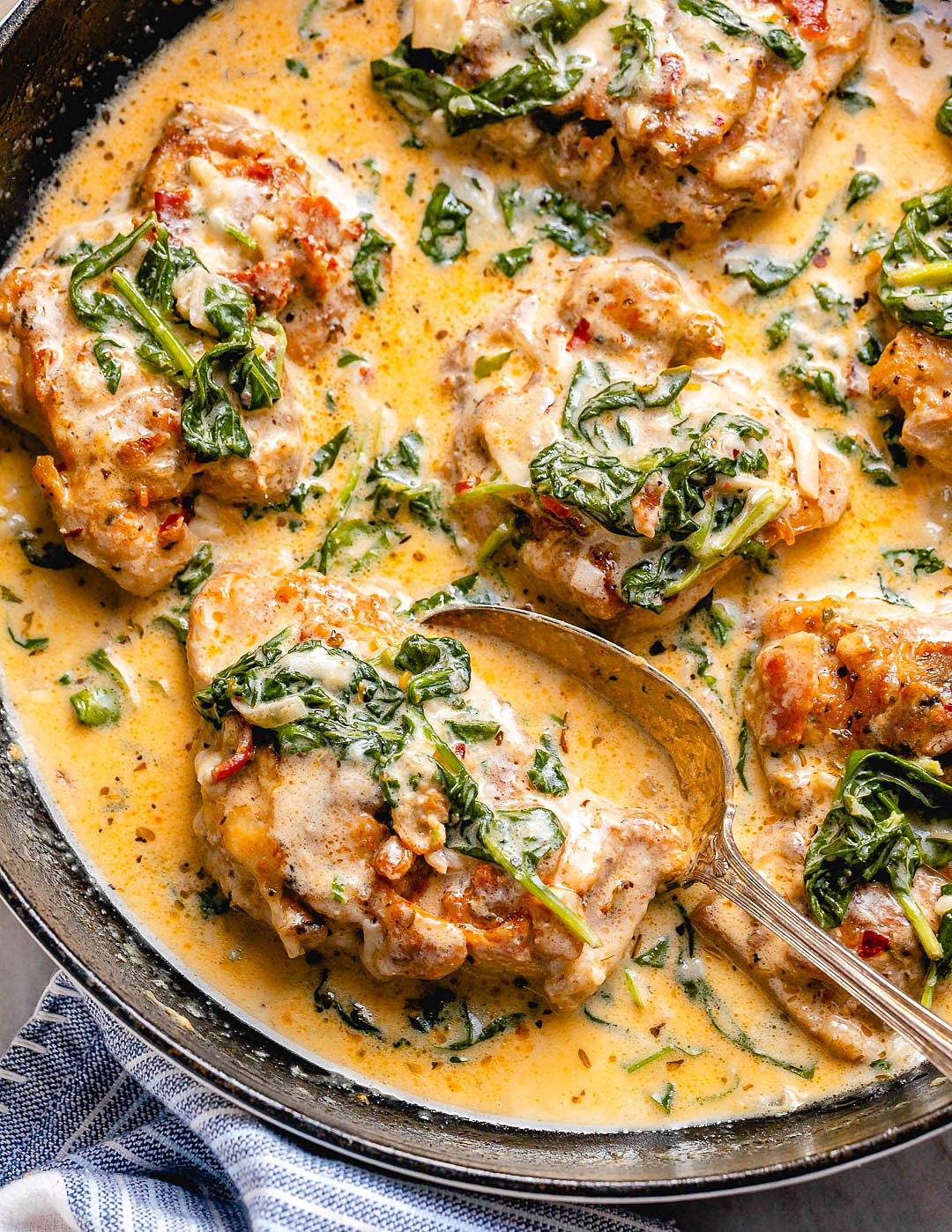 Sautéed Chicken Thighs with Garlic Butter and Spinach Keto Bowl