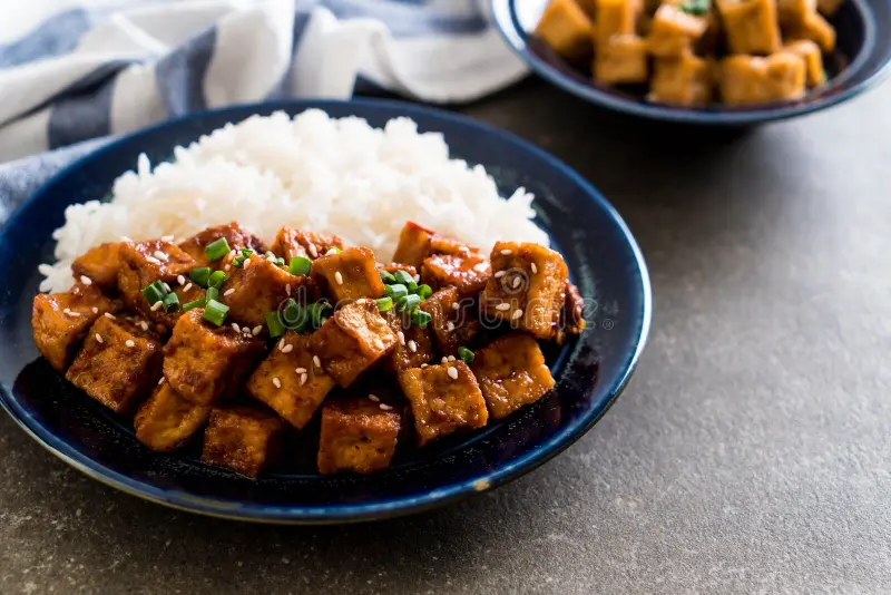 Stir-Fried Tofu with Spicy Garlic and Ginger Sauce
