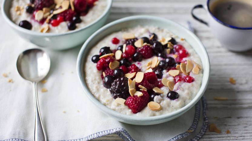 Real English Breakfast Porridge with Berries