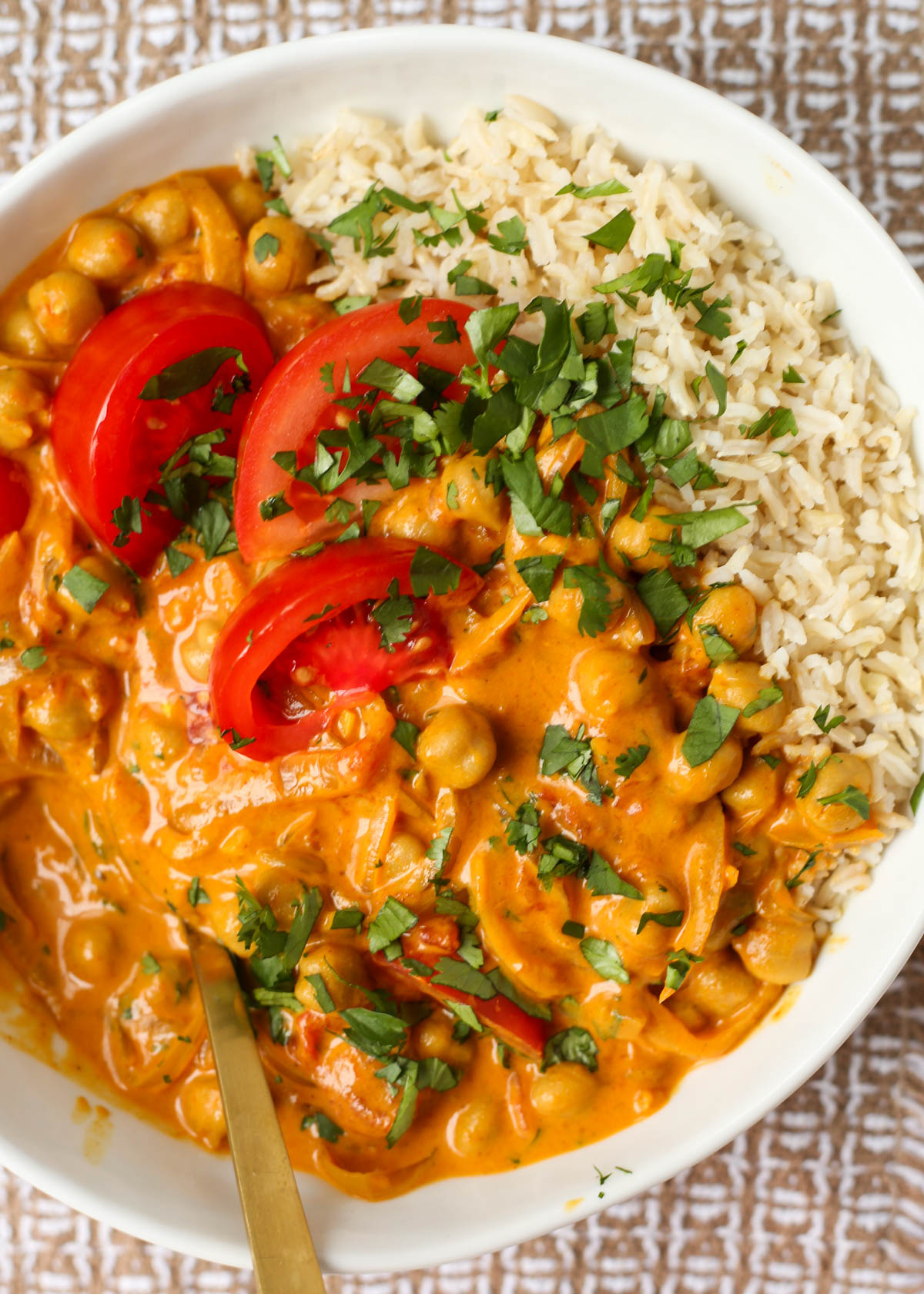 Medium-Spiced Chickpea and Tomato Curry