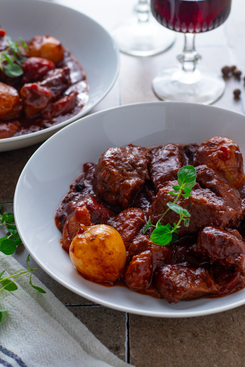 Slow-Cooked Greek Beef Stifado with Cinnamon and Red Wine