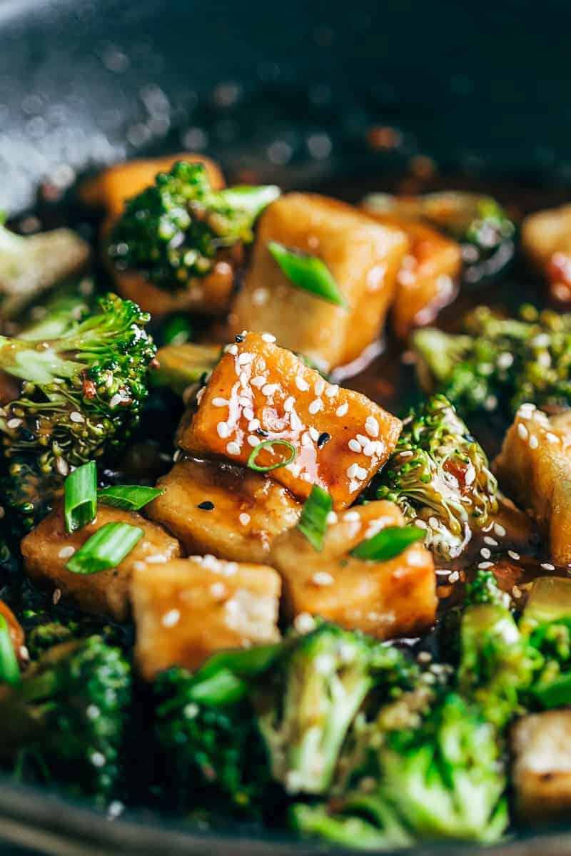 Garlic and Chili Stir-Fried Tofu with Broccoli