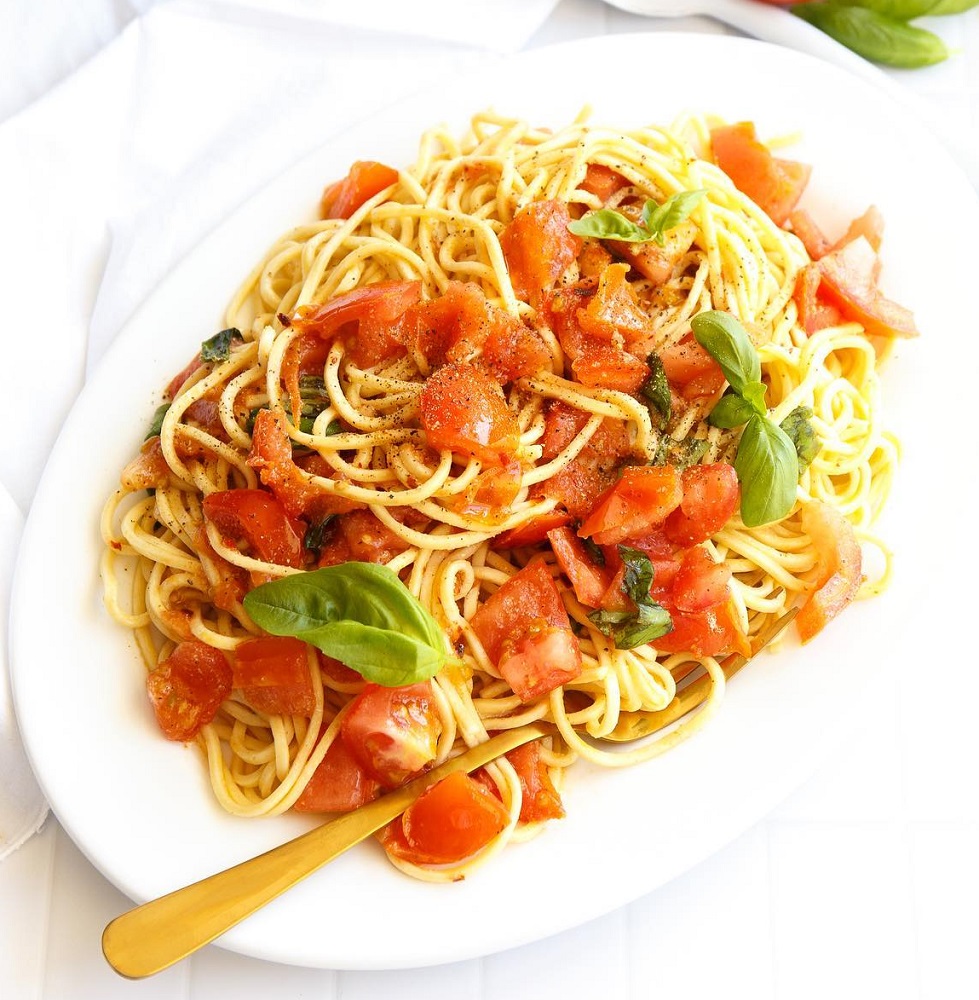 Authentic Fresh Tomato Basil Spaghetti