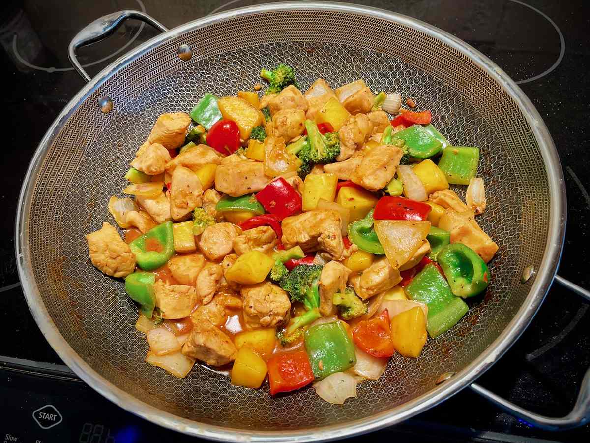 Zesty Chicken & Mango Stir-Fry