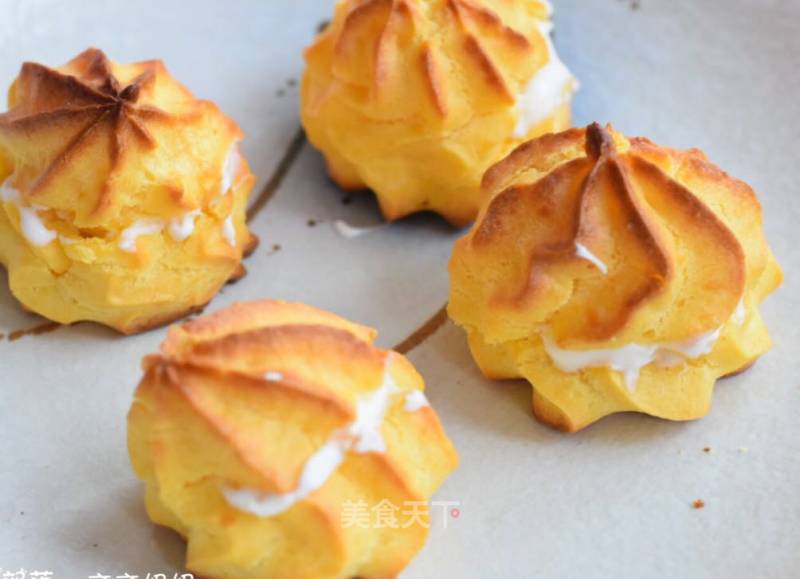 Peephole Cheese Puffs with Herb Crust