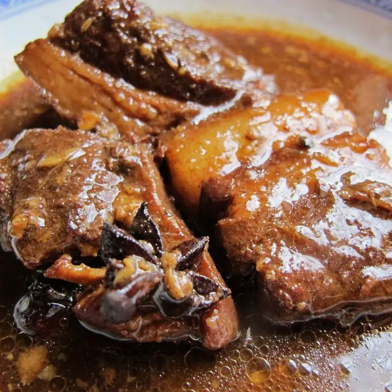 Low-Heat Braised Pork Belly with Star Anise and Ginger