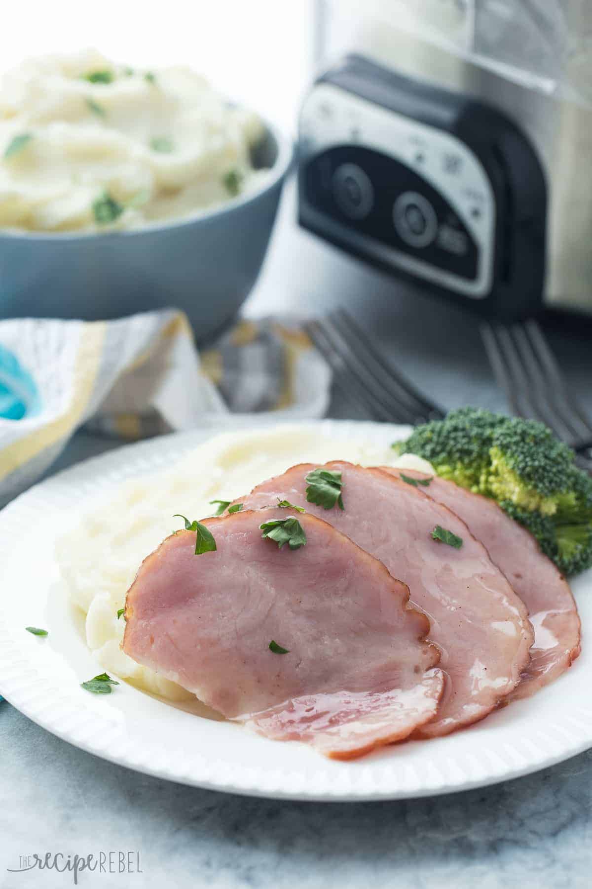Slow Cooker Honey-Glazed Ham with Clove and Pineapple