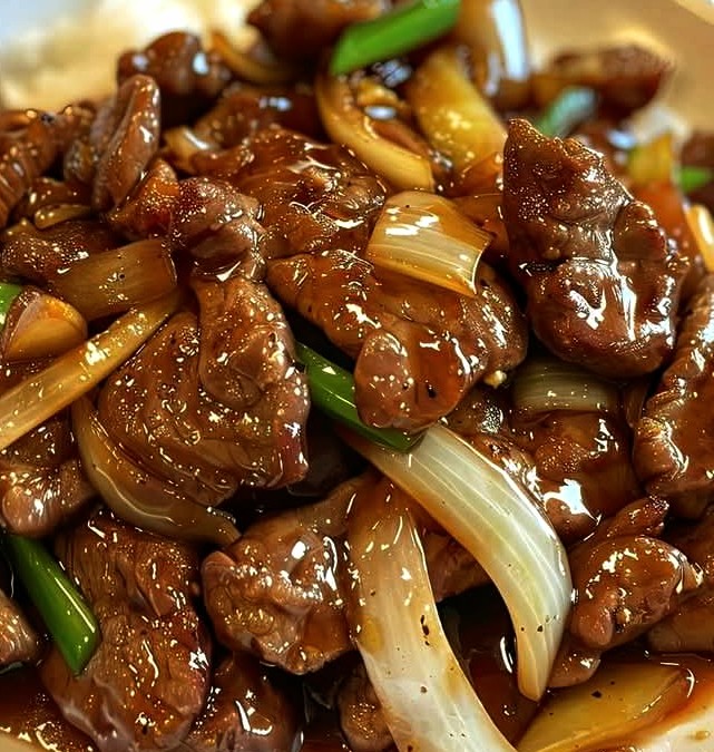 Stir-Fried Beef with Garlic and Scallions in Black Pepper Sauce