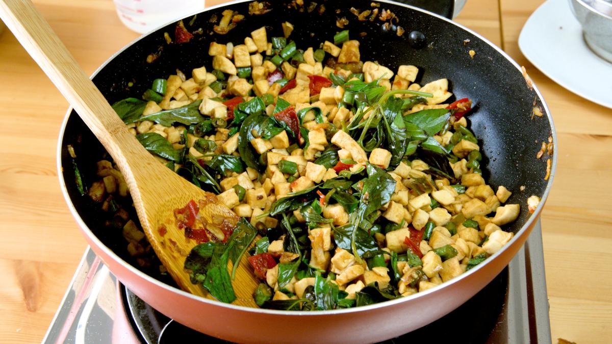 Stir-Fried Tofu with Authentic Thai Basil and Chili