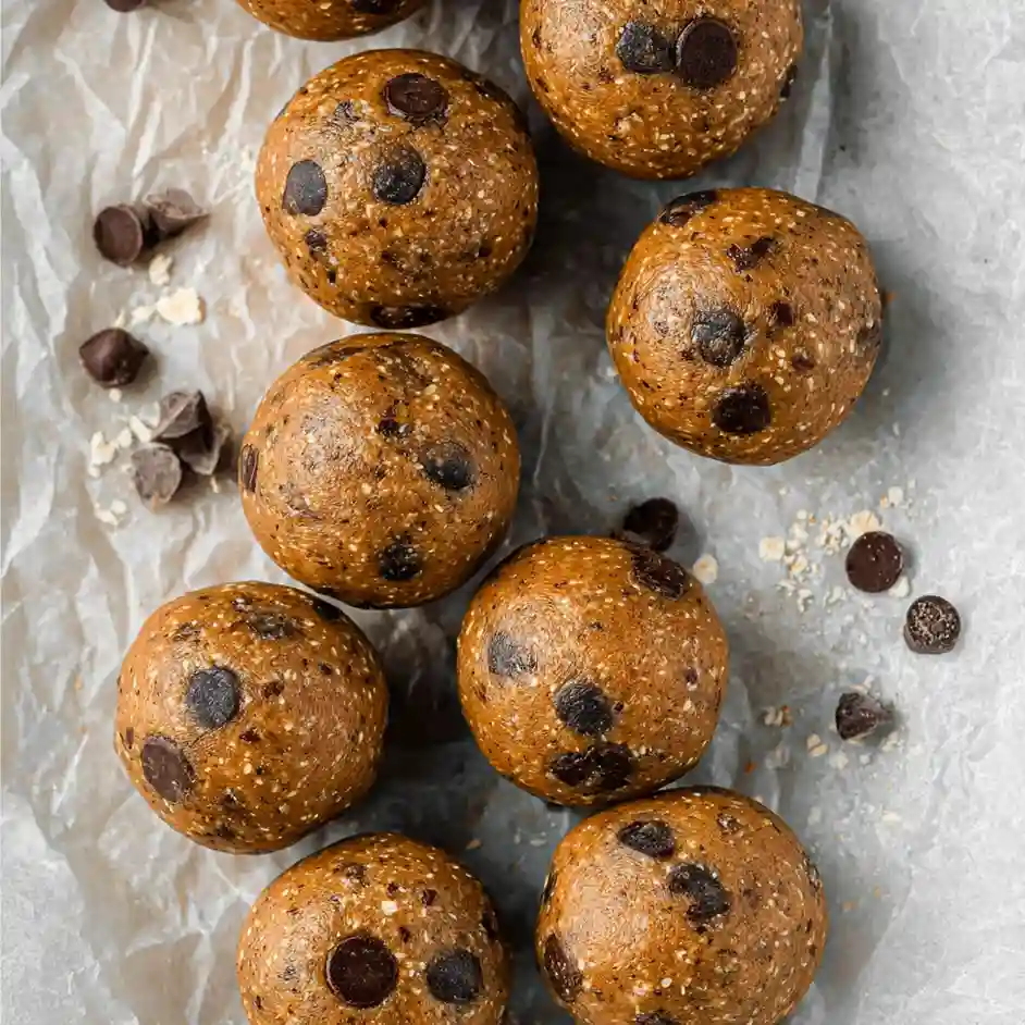 Almond Butter and Cinnamon Energy Bites