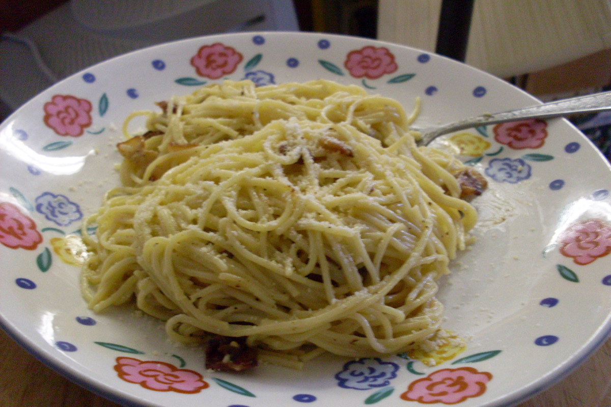 Vintage Television-Inspired Smoky Bacon Carbonara