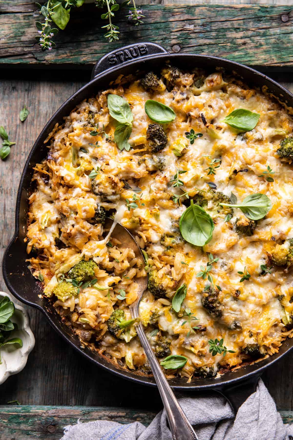 One-Pot Cheddar and Broccoli Pasta Bake
