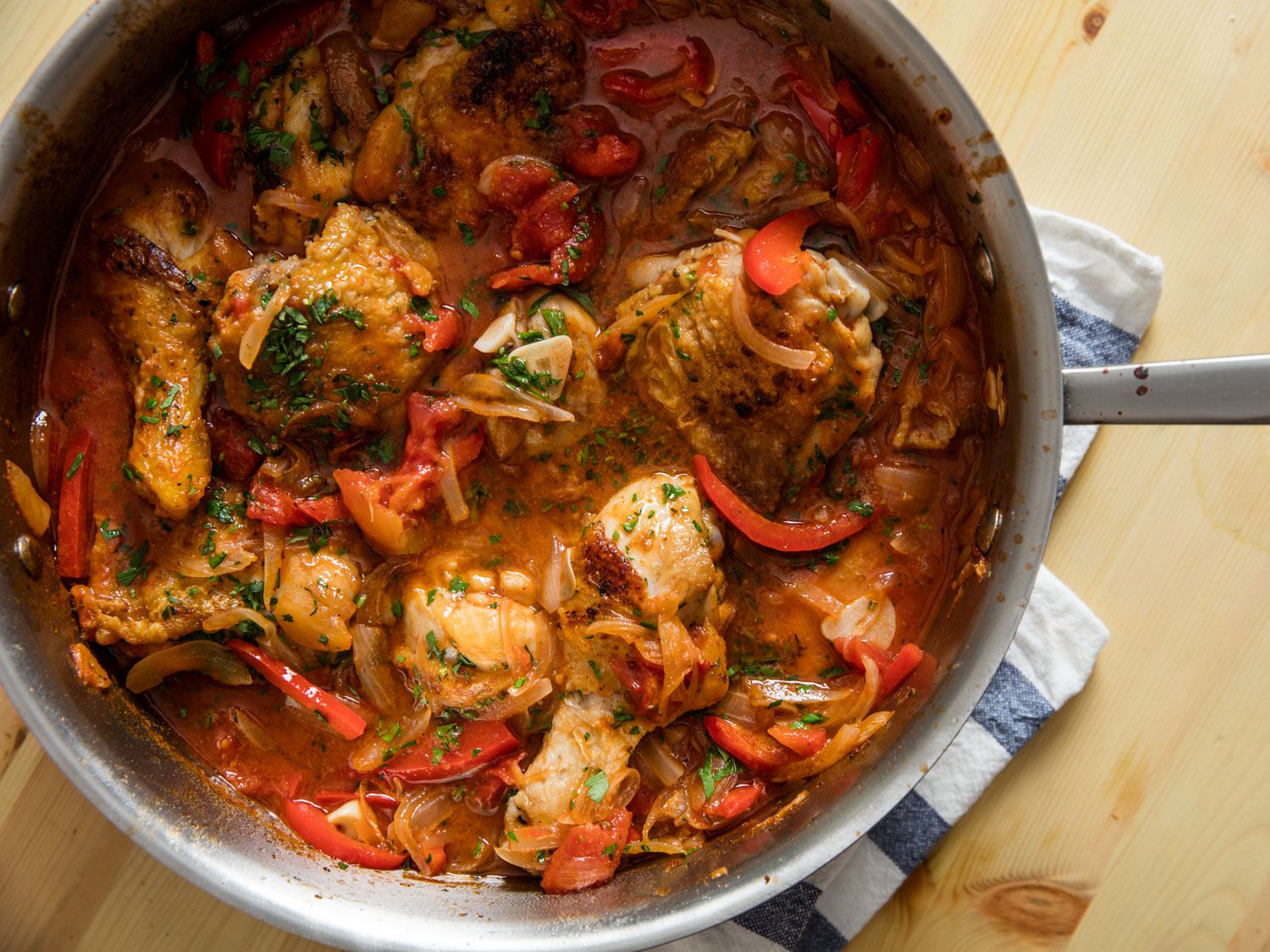 Rustic Chicken Cacciatore with Fresh Tomato and Bell Peppers