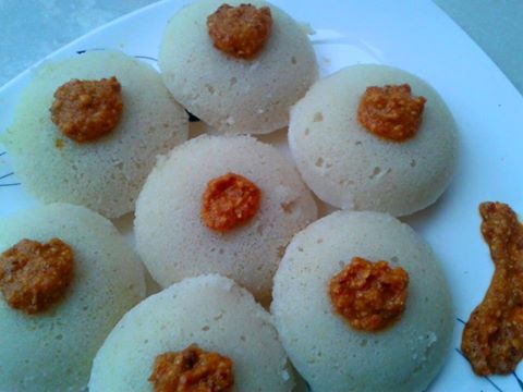 Steamed Rava Idli with Coconut Chutney