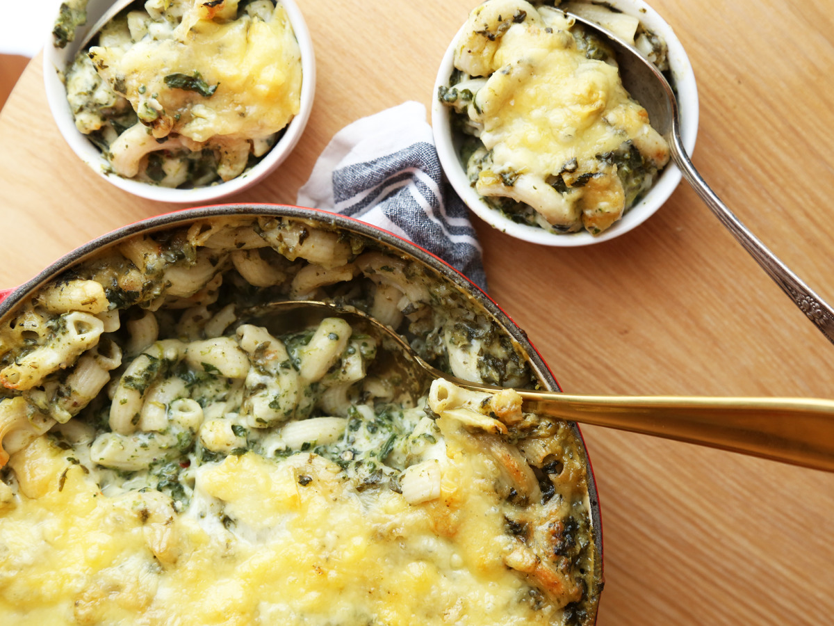 One-Pot Cheddar Spinach Macaroni