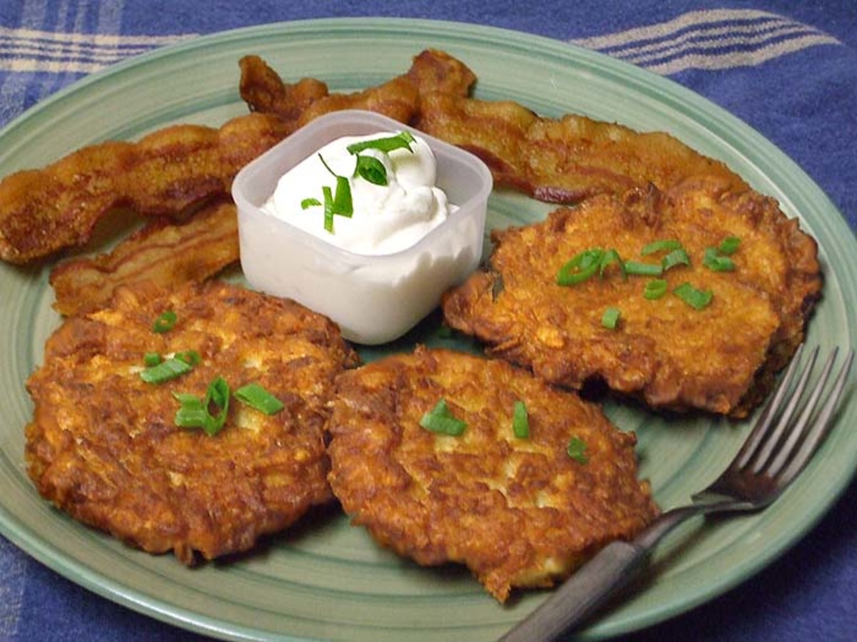 Pan-Fried Potato Latkes with Herb-Garlic Yogurt Sauce