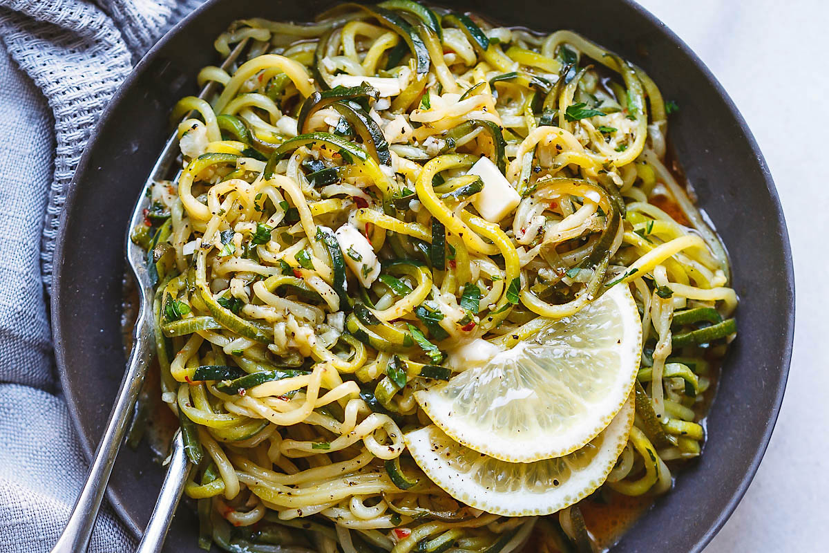 Low-Profile Zucchini Noodles with Garlic Lemon Vinaigrette