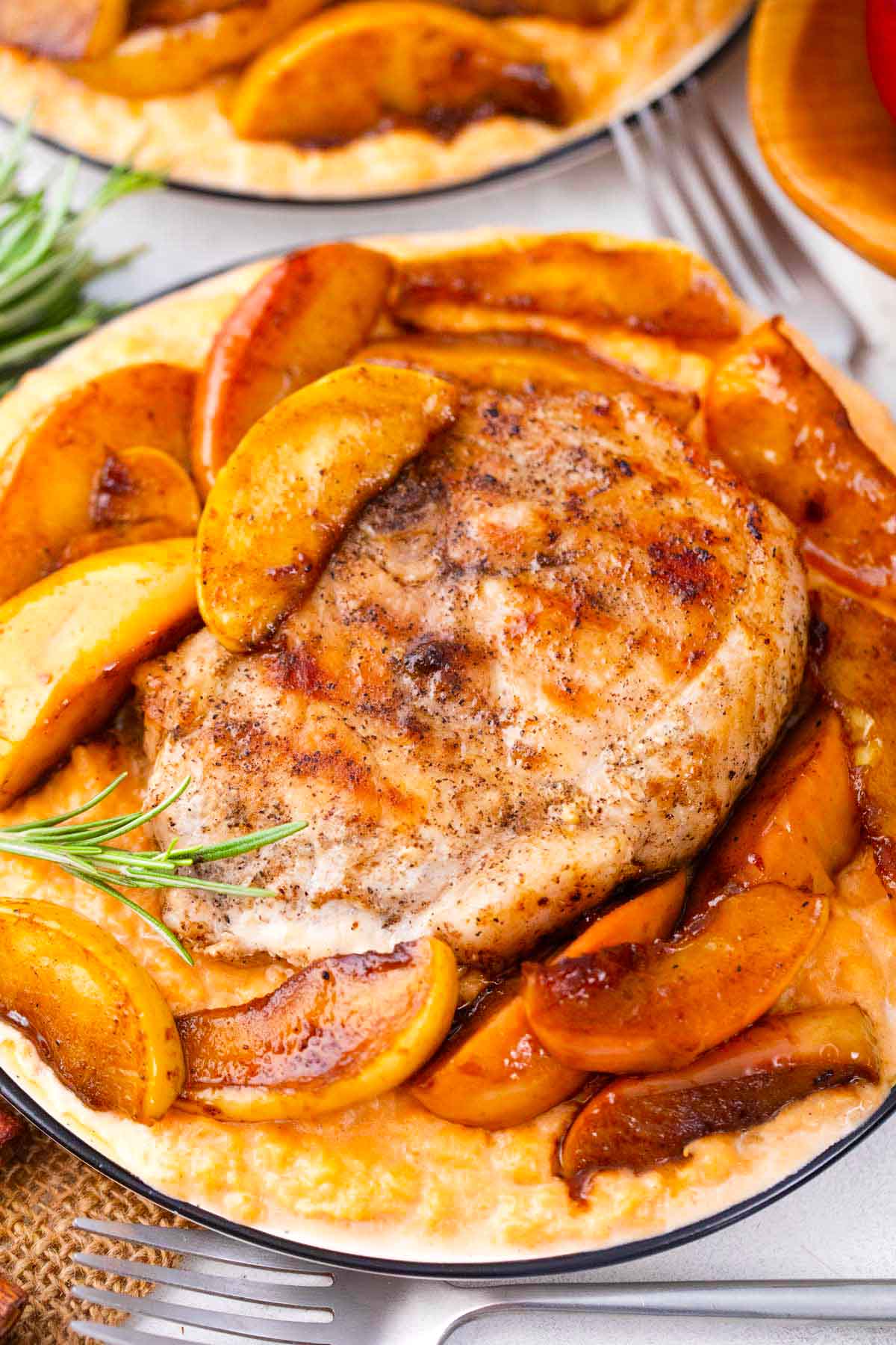 Pan-Seared Pork Chops with Apple-Cinnamon Reduction