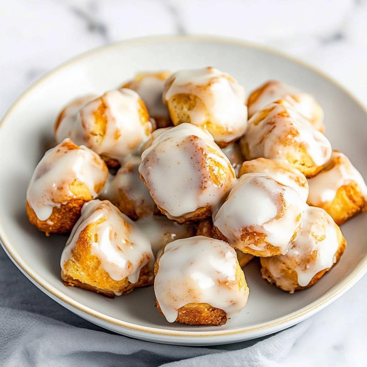 Phyllo-Wrapped Cinnamon Roll Bites with Cream Cheese Glaze