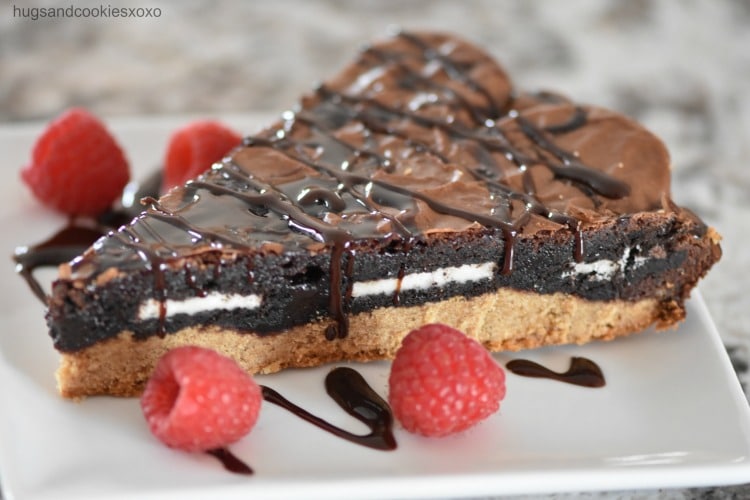 Oven-Baked Brownie Skillet with Oreo Crust