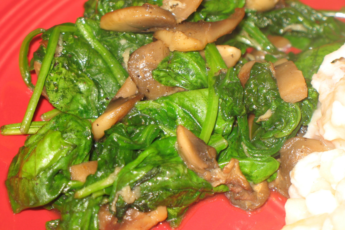 Sautéed Garlic Spinach and Mushrooms with Lemon