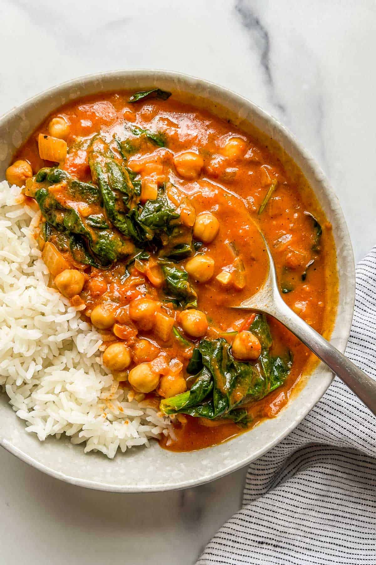 Intermediate-Spiced Chickpea and Spinach Curry