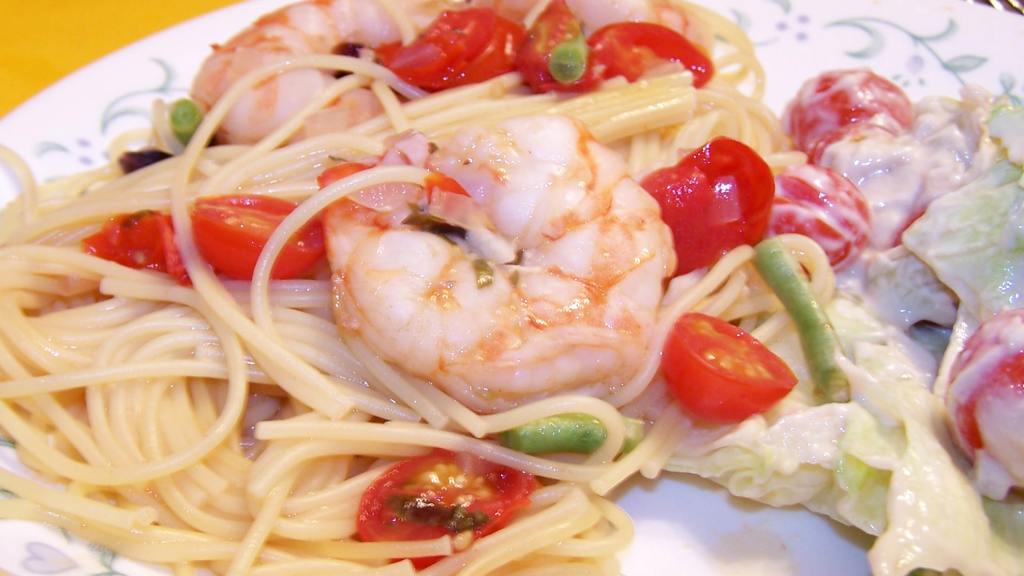 One-Pan Tomato Basil Shrimp with Garlic Bread