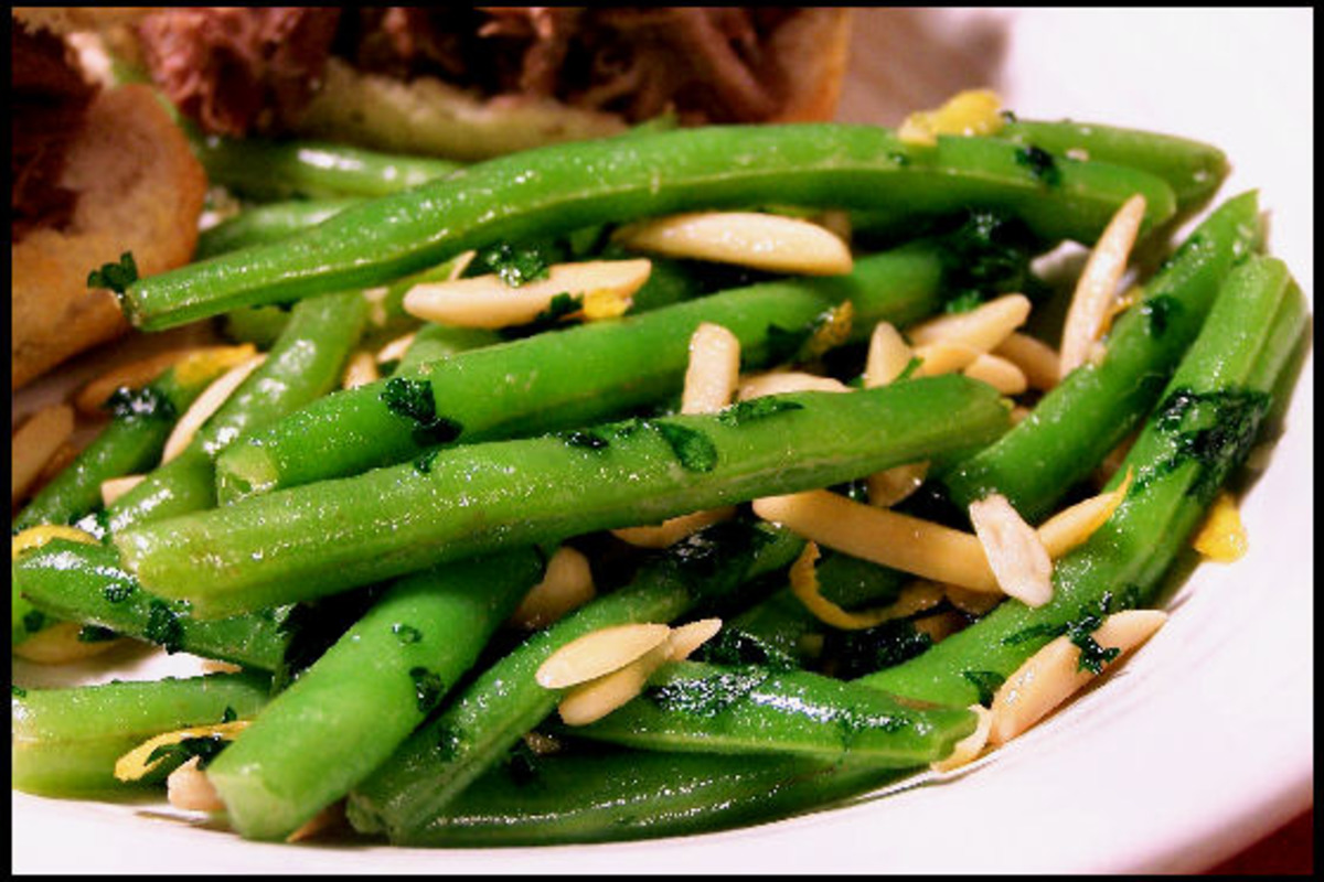 Sautéed Garlic Lemon Green Beans with Toasted Almonds
