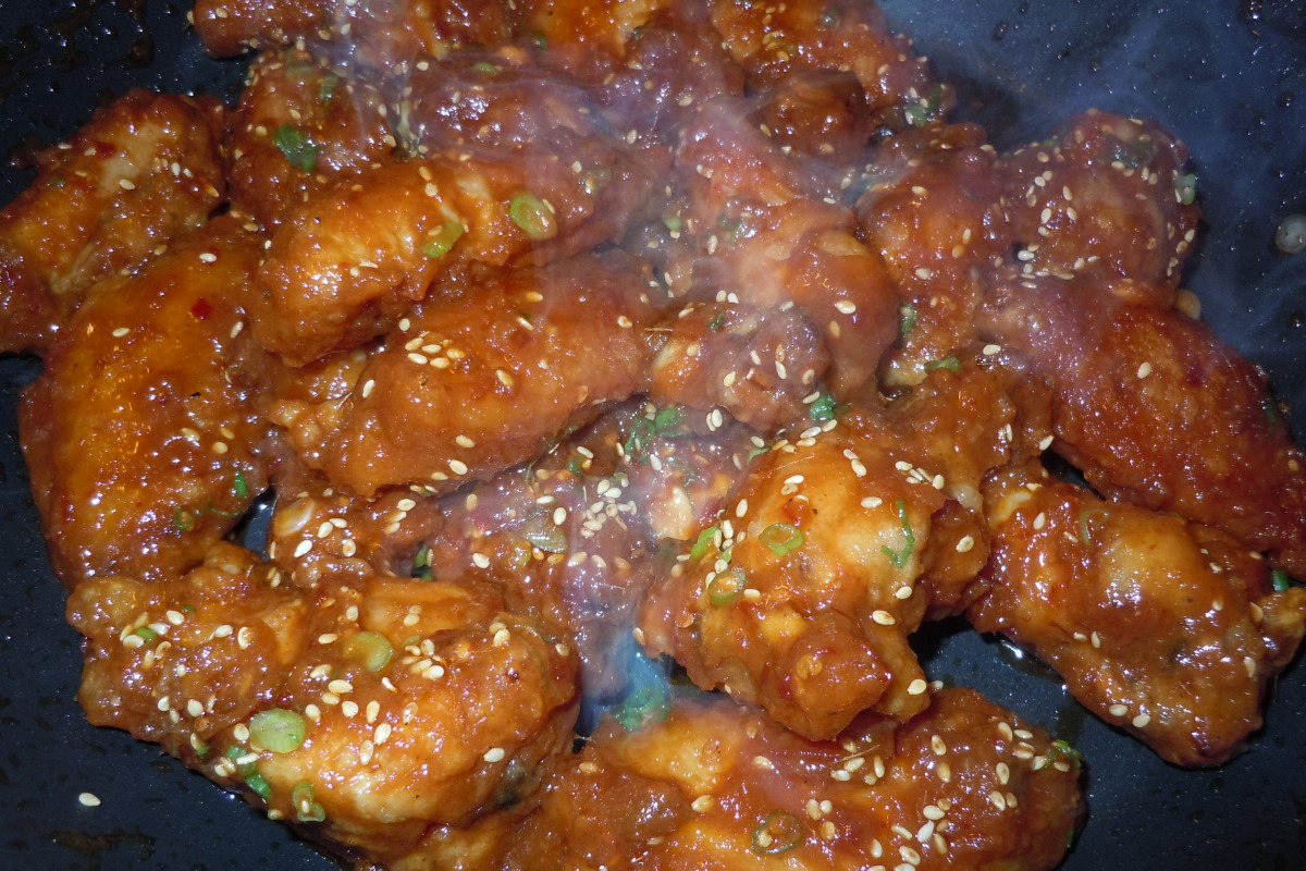 Pan-Fried Korean Spicy Chicken Wings