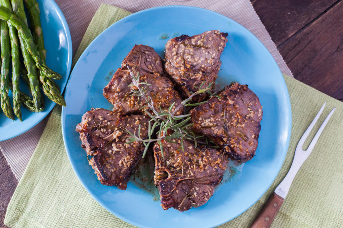 Charcoal-Grilled Rosemary Garlic Lamb Chops