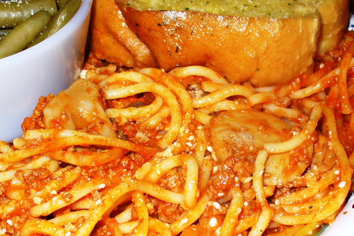 One-Pot Spaghetti with Tomato Garlic Sauce