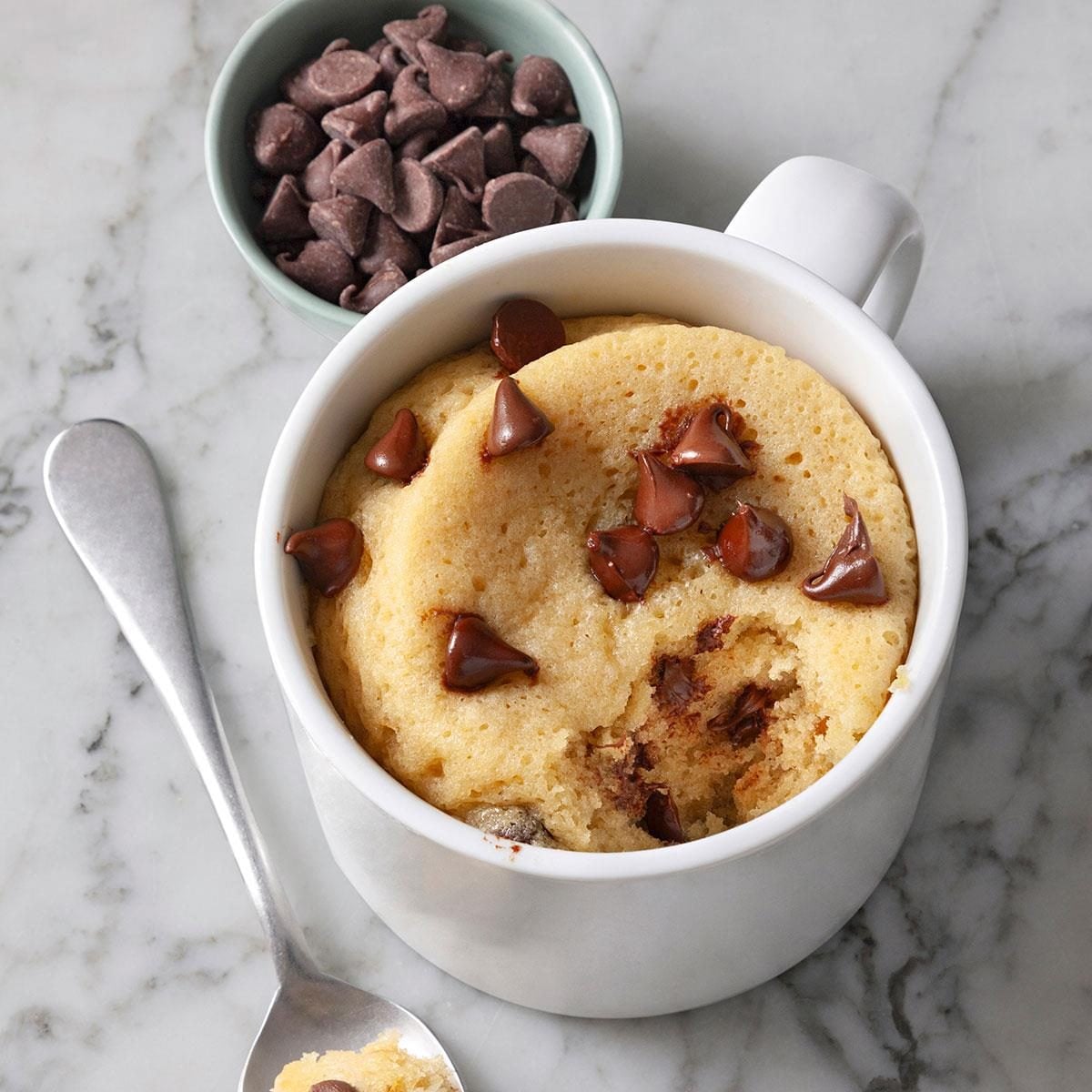 One-Bowl Vanilla Mug Cake with Chocolate Chips