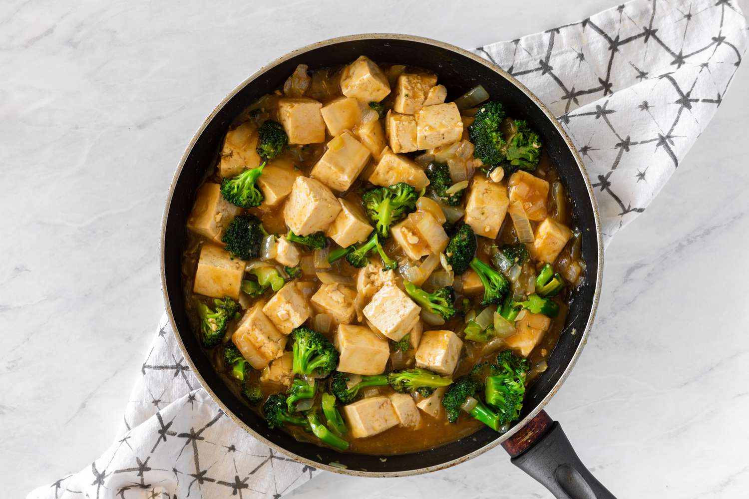 Stir-Fried Tofu with Garlic and Broccoli in Soy Sauce