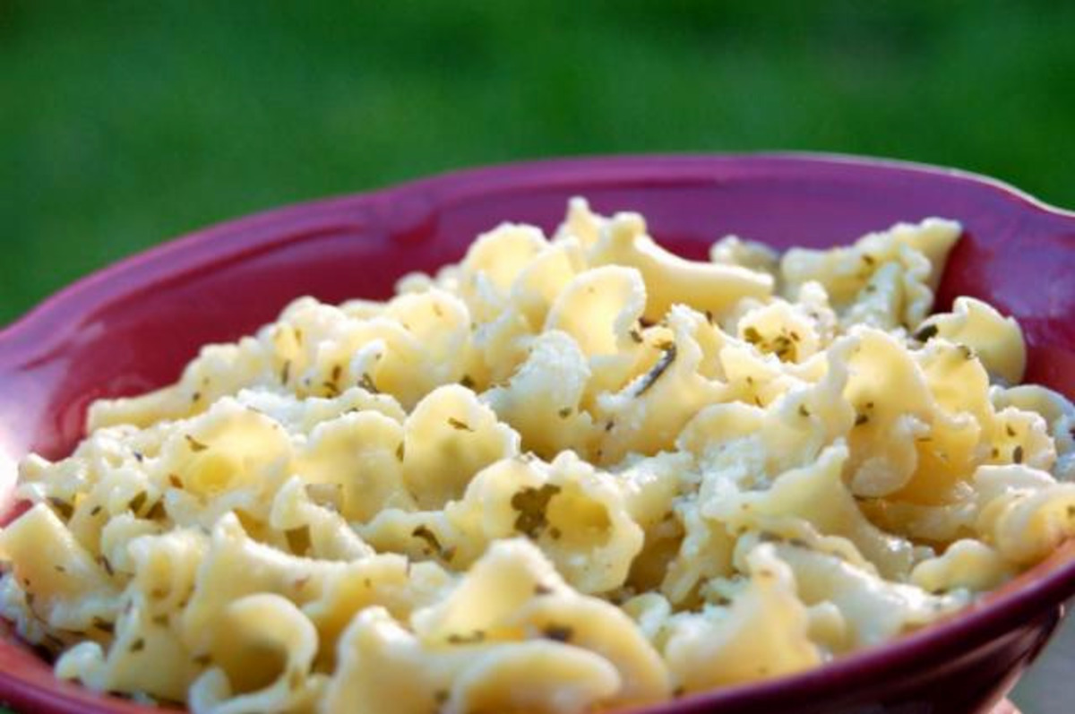 Popular Pasta with Garlic Butter & Herbs