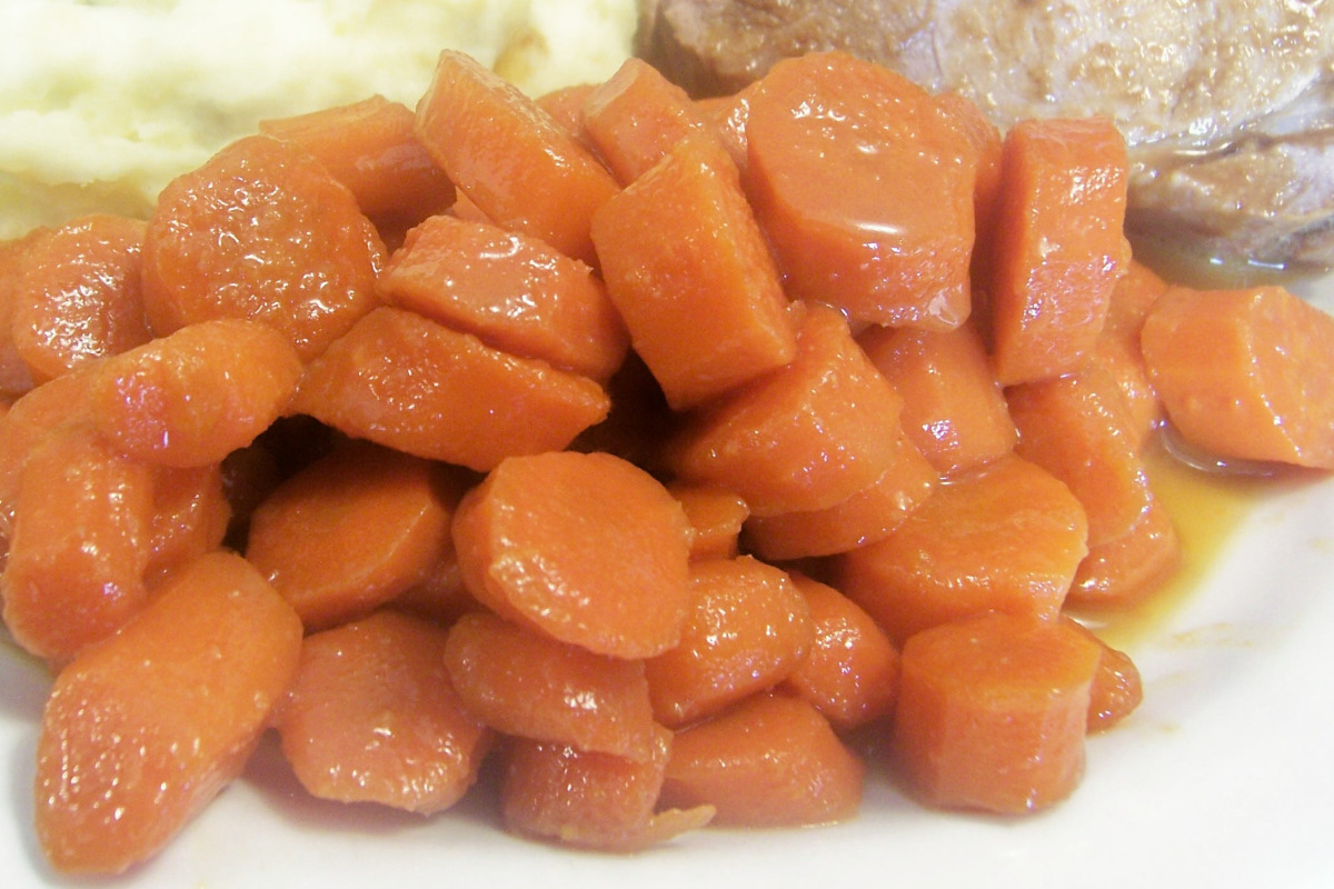 Ginger and Orange Glazed Carrots with Toasted Almonds