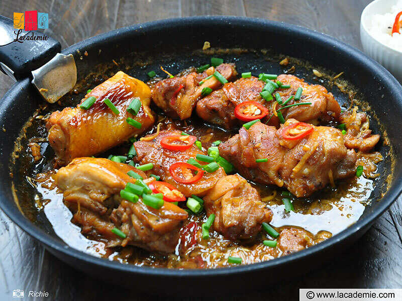 Caramelized Vietnamese Chicken Thighs with Garlic and Fish Sauce