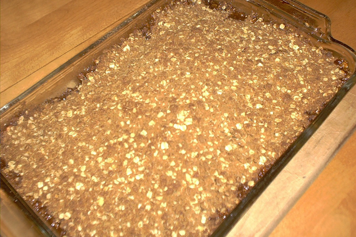 Collectible Coin-Spiced Apple Crisp