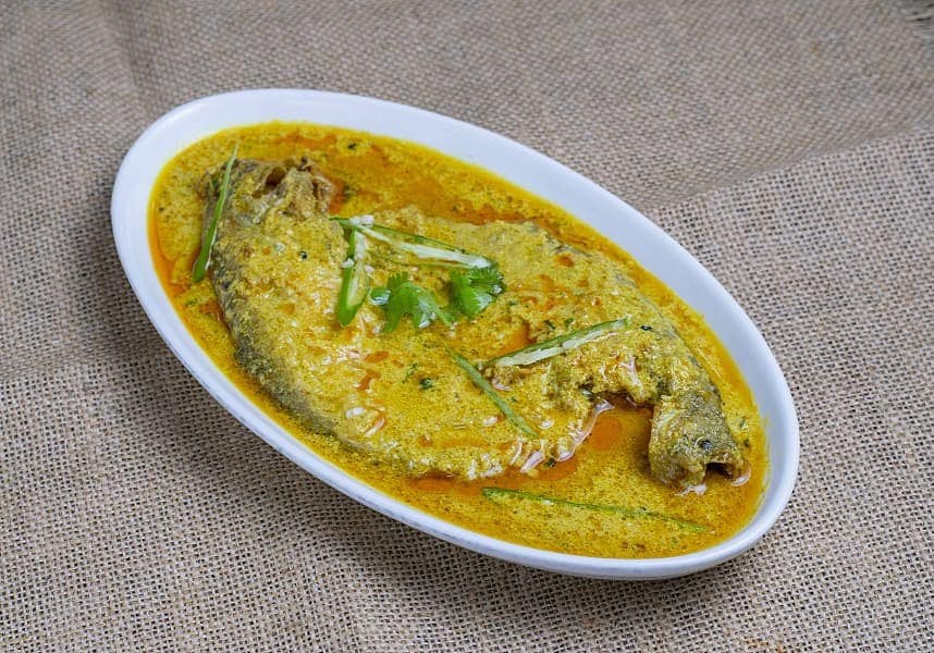 Slow-Simmered Tanzanian Fish Curry with Coconut Milk