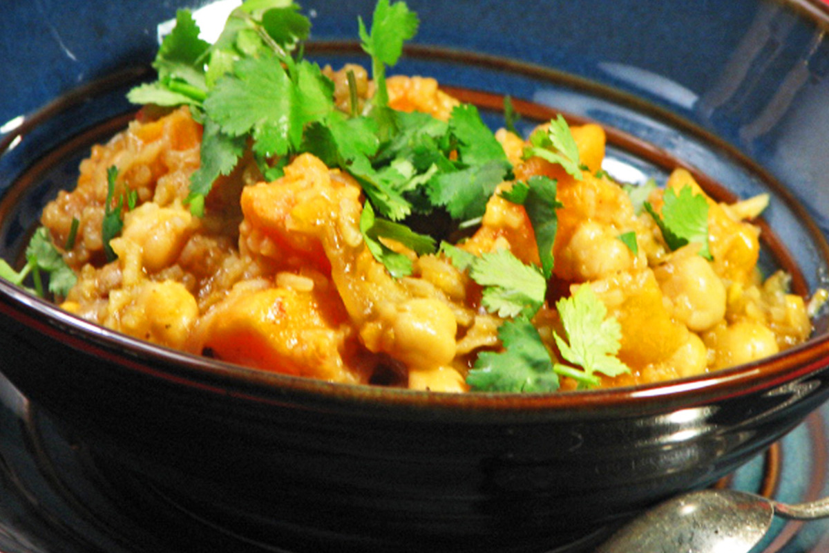 One-Pot Mediterranean Chickpea and Rice Stew
