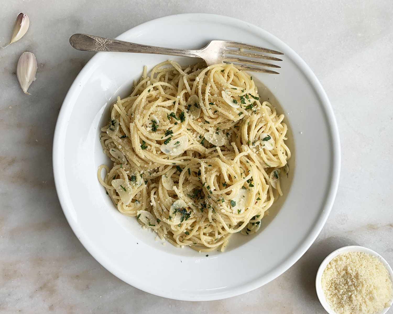 Serious Spaghetti Aglio e Olio with Crispy Garlic
