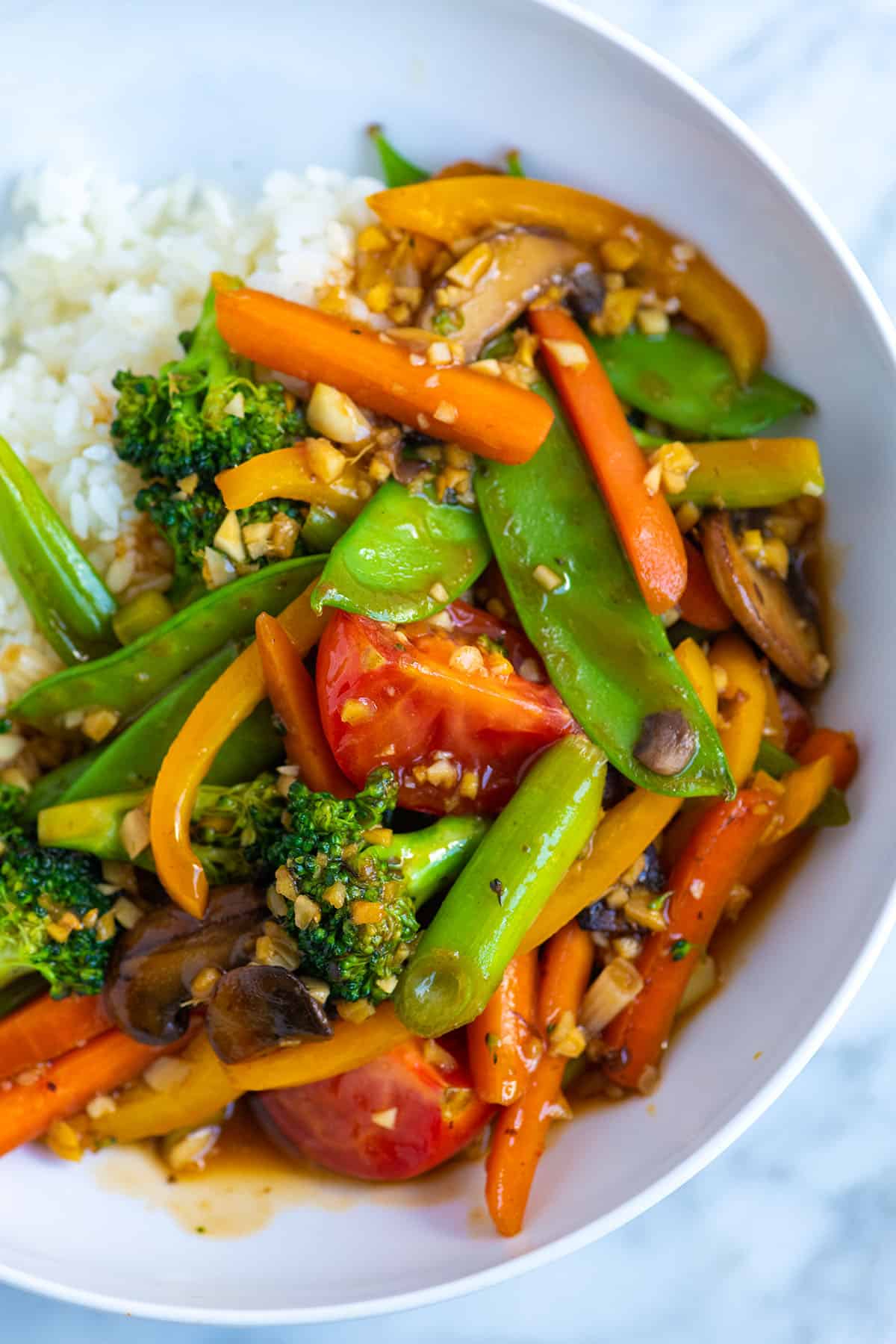 Low-Fat Vegetable Stir Fry with Ginger and Snow Peas