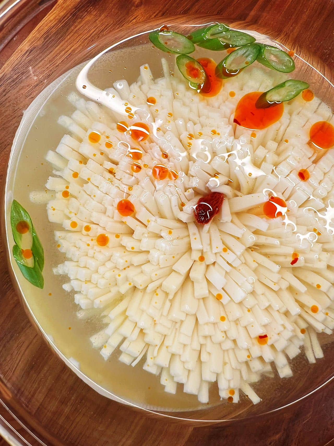 Twelve-Petal Chrysanthemum Miso Soup