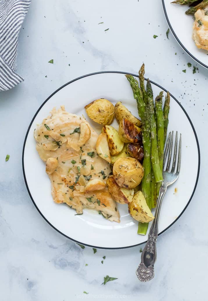 Whole30 Pan-Seared Chicken with Roasted Garlic and Baby Spinach