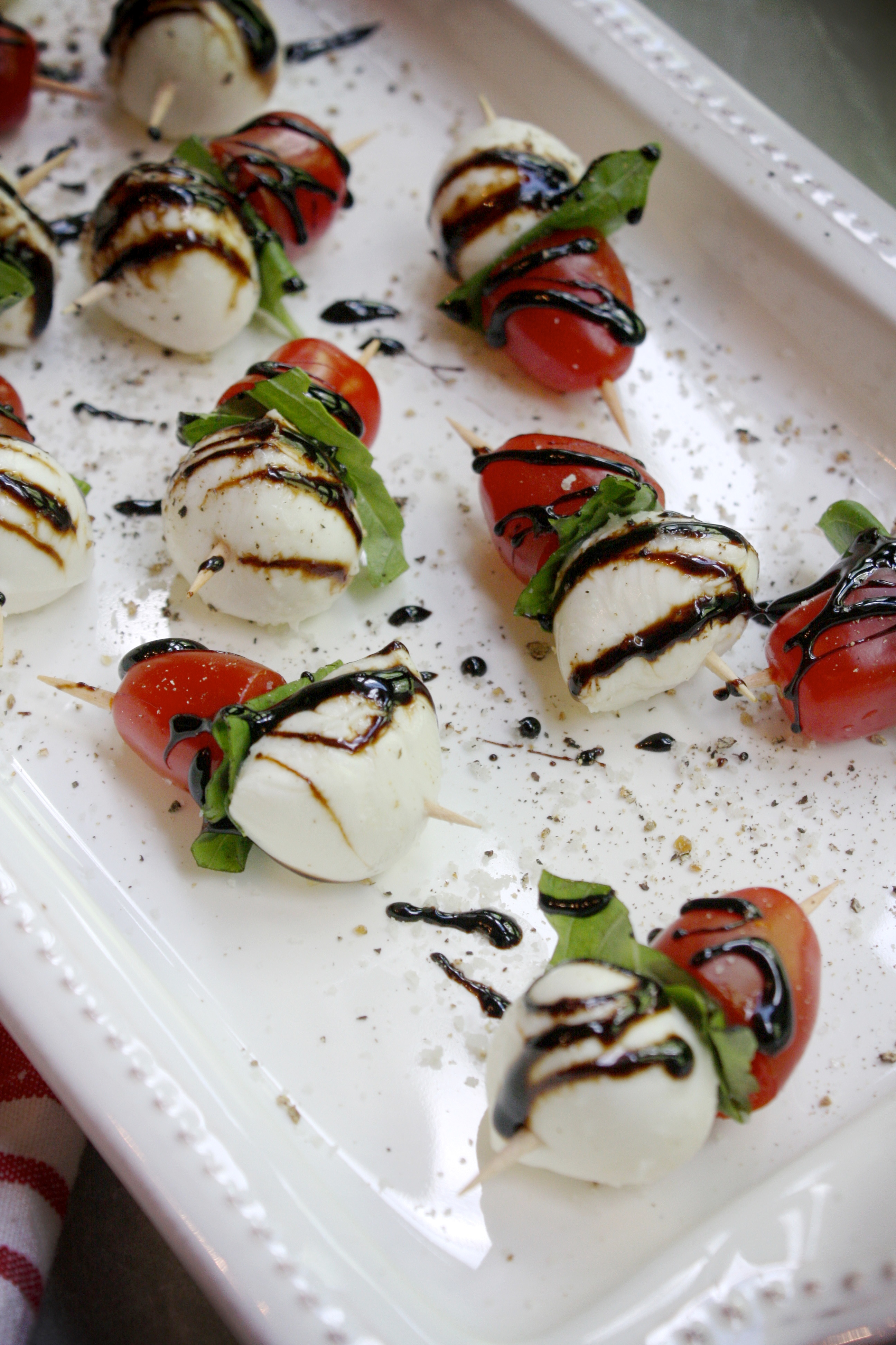 5R Photo-Sized Mini Caprese Salad Bites with Balsamic Reduction