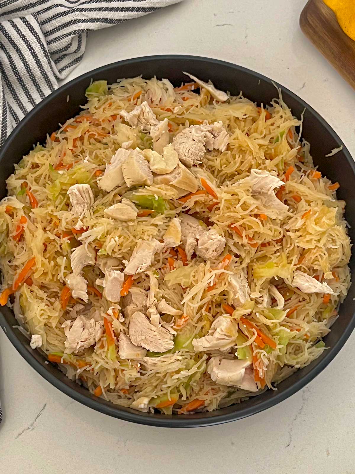 Quick Stir-Fry Chicken Pancit with Cabbage and Carrots