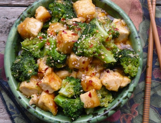 Simple Stir-Fried Tofu with Broccoli and Ginger