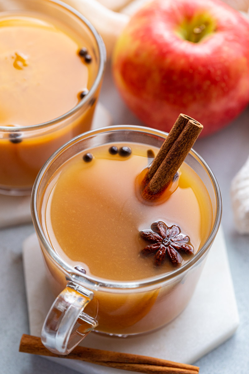 Winter Spice Mulled Apple Cider with Cinnamon and Cloves