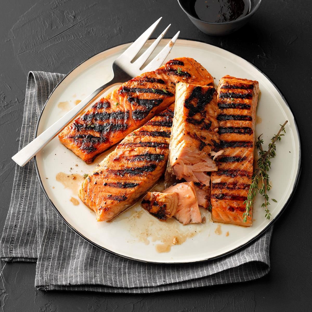 Maple-Glazed Grilled Salmon with Garlic and Dill